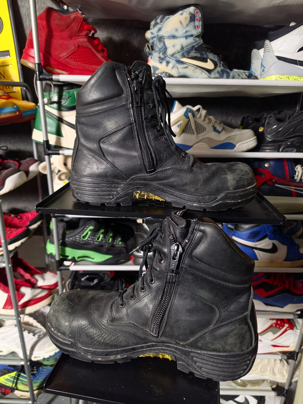 🔥 Globe FootGear Men's Vibram Size 15 E Black Leather Work Boots - Lace-Up